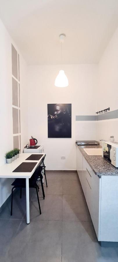 Nice Apartments On Ben Yehuda Str Tel Aviv Luaran gambar